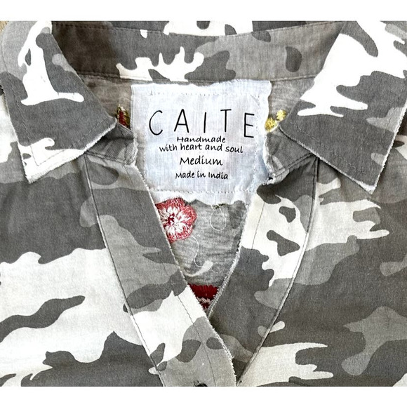 Caite Anthropologie Camo Top with Embroidered Flowers Size Medium - Picture 2 of 9